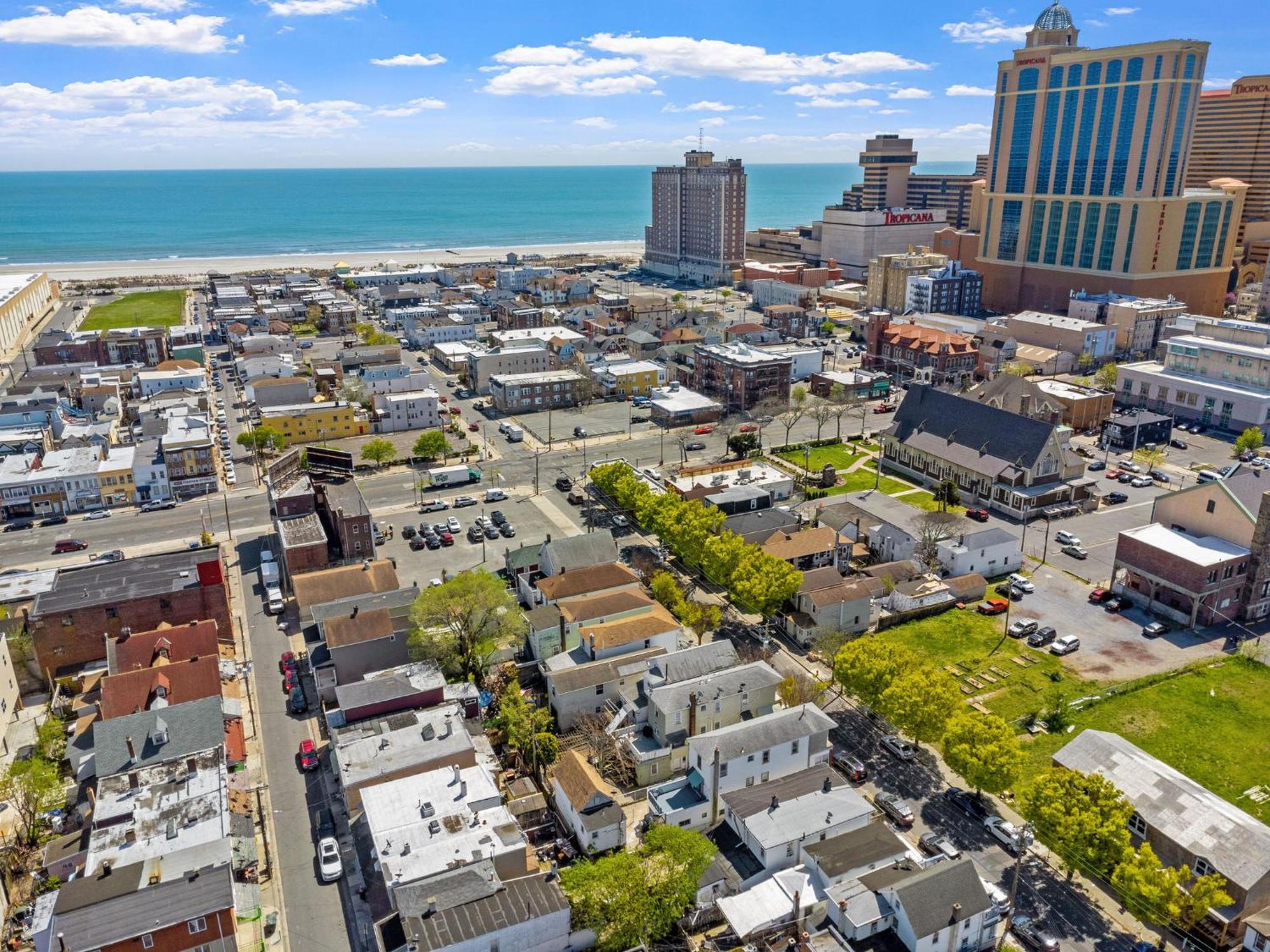 9 Bedroom, 14 Beds House Great For Big Groups Near Boardwalk, Tropicana Atlantic City Zewnętrze zdjęcie